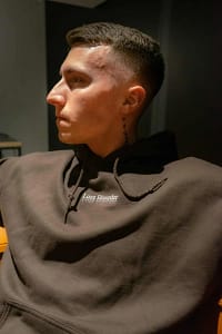 andre-styles-uh9LeyRCvjc-unsplash-scaled CoiffureGare-HommeCourt