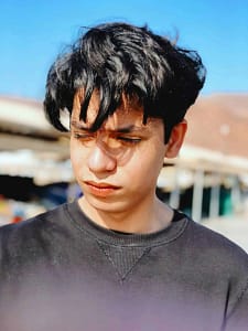 mishaal-zahed-HE9HtJ62LdQ-unsplash-scaled CoiffureGare-HommeMiLong